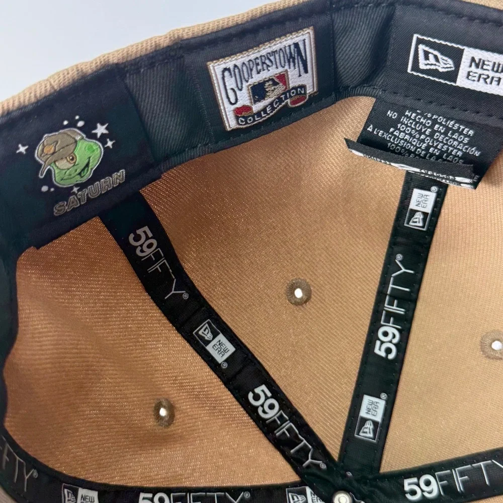New Era 59FIFTY Fitted Hat Mens 7 3/8 Tan Chicago White Sox Saturn Cooperstown